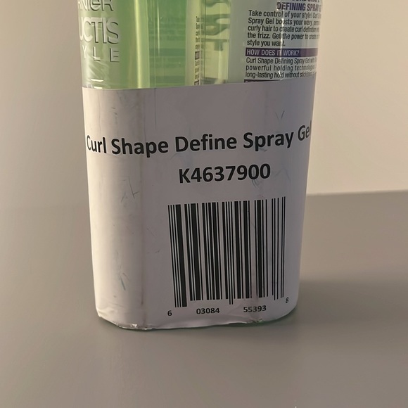 *NEW* garnier fructis curl shape define spray gel - Picture 2 of 2